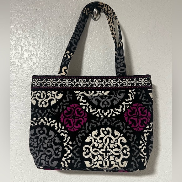 Vera Bradley NWOT Stylish Black and Purple small hand Bag - Picture 1 of 5